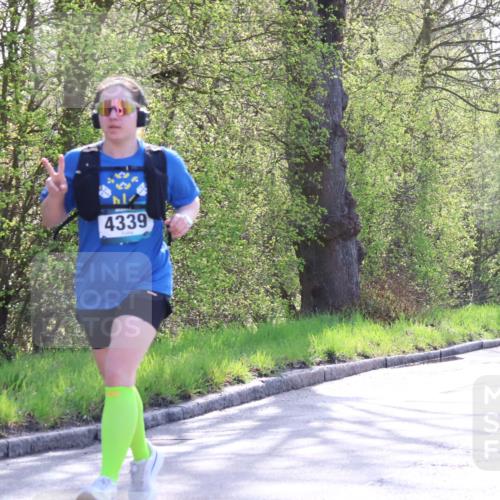 12.04.2026 - 45. Internationalen Wilhelmsburger Insellauf Yannick Fuchs http://msf.ph/oto/9484081 12.04.2026 10:45:51 Laufen 4339, 4352 meine-sportfotos.de