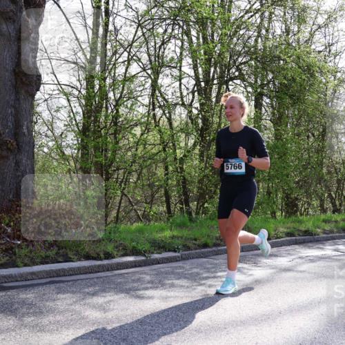 12.04.2026 - 45. Internationalen Wilhelmsburger Insellauf Yannick Fuchs http://msf.ph/oto/9484097 12.04.2026 10:33:15 Laufen 5766 meine-sportfotos.de