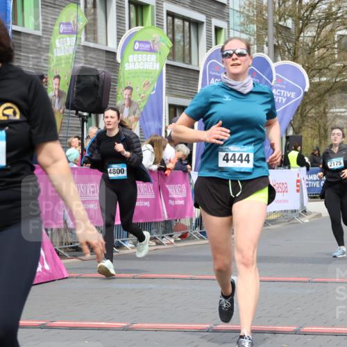12.04.2026 - 45. Internationalen Wilhelmsburger Insellauf Strokosch-Dieckow http://msf.ph/oto/9484145 12.04.2026 13:21:56 Ziel 2692, 4444, 4800, 4047, 2175 meine-sportfotos.de