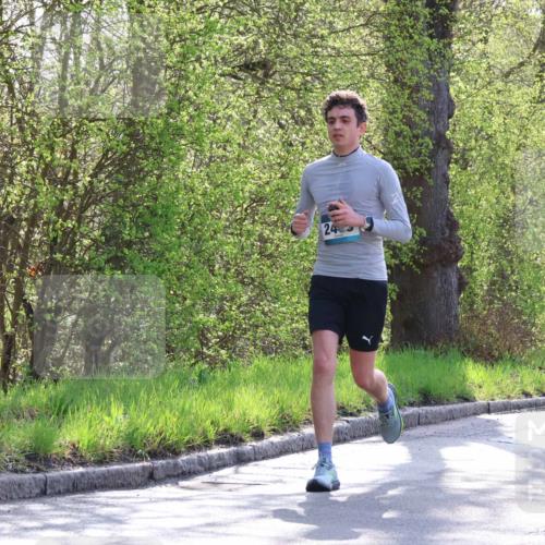 12.04.2026 - 45. Internationalen Wilhelmsburger Insellauf Yannick Fuchs http://msf.ph/oto/9484153 12.04.2026 10:26:15 Laufen 24 meine-sportfotos.de