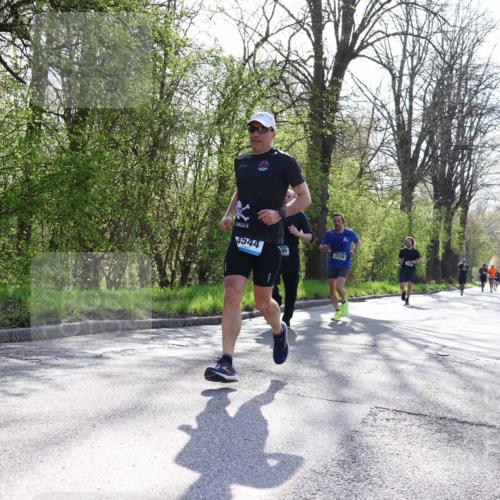 12.04.2026 - 45. Internationalen Wilhelmsburger Insellauf Yannick Fuchs http://msf.ph/oto/9484285 12.04.2026 10:26:28 Laufen 4544, 3238 meine-sportfotos.de