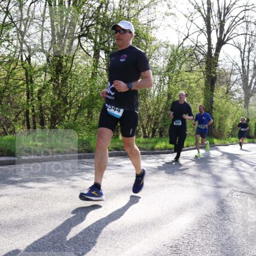 12.04.2026 - 45. Internationalen Wilhelmsburger Insellauf Yannick Fuchs http://msf.ph/oto/9484294 12.04.2026 10:26:29 Laufen 3443, 544, 2090, 3238 meine-sportfotos.de