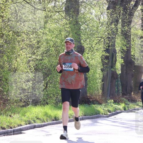 12.04.2026 - 45. Internationalen Wilhelmsburger Insellauf Yannick Fuchs http://msf.ph/oto/9484298 12.04.2026 10:33:35 Laufen 3356, 5341, 4739, 2810, 2400 meine-sportfotos.de