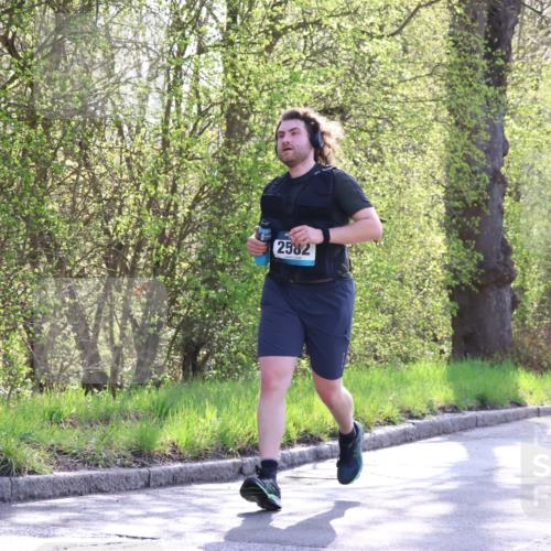 12.04.2026 - 45. Internationalen Wilhelmsburger Insellauf Yannick Fuchs http://msf.ph/oto/9484321 12.04.2026 10:26:31 Laufen 2582 meine-sportfotos.de