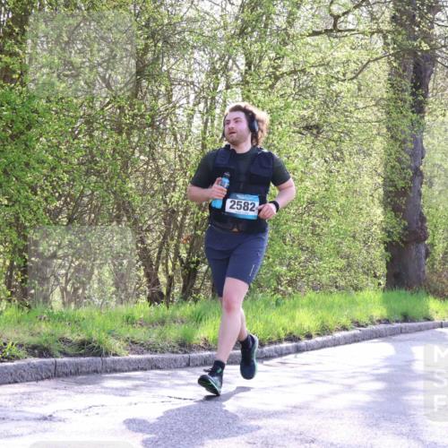 12.04.2026 - 45. Internationalen Wilhelmsburger Insellauf Yannick Fuchs http://msf.ph/oto/9484327 12.04.2026 10:26:32 Laufen 2582 meine-sportfotos.de