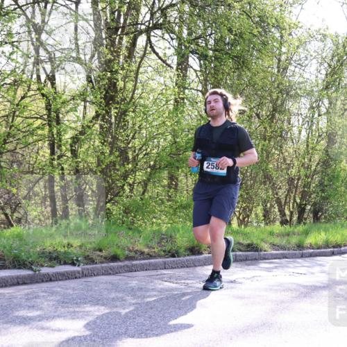 12.04.2026 - 45. Internationalen Wilhelmsburger Insellauf Yannick Fuchs http://msf.ph/oto/9484338 12.04.2026 10:26:33 Laufen 258 meine-sportfotos.de