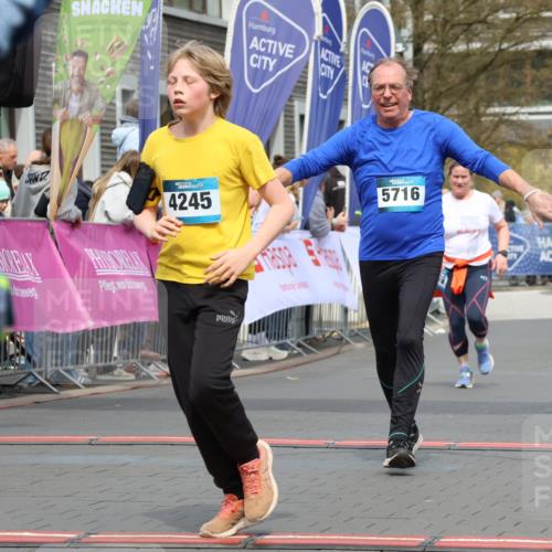 12.04.2026 - 45. Internationalen Wilhelmsburger Insellauf Strokosch-Dieckow http://msf.ph/oto/9484346 12.04.2026 13:21:43 Ziel 2333, 4018, 5716, 4319 meine-sportfotos.de