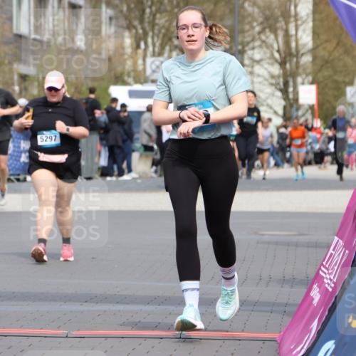 12.04.2026 - 45. Internationalen Wilhelmsburger Insellauf Strokosch-Dieckow http://msf.ph/oto/9484351 12.04.2026 13:21:42 Ziel 2333, 4018, 5716, 4319 meine-sportfotos.de