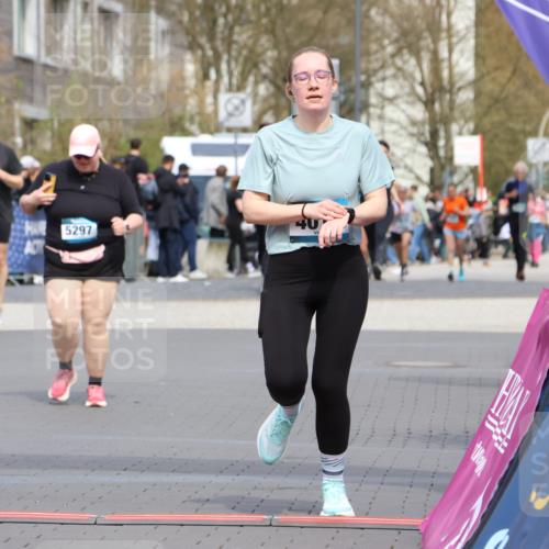 12.04.2026 - 45. Internationalen Wilhelmsburger Insellauf Strokosch-Dieckow http://msf.ph/oto/9484359 12.04.2026 13:21:42 Ziel 2333, 4018, 5716, 4319 meine-sportfotos.de