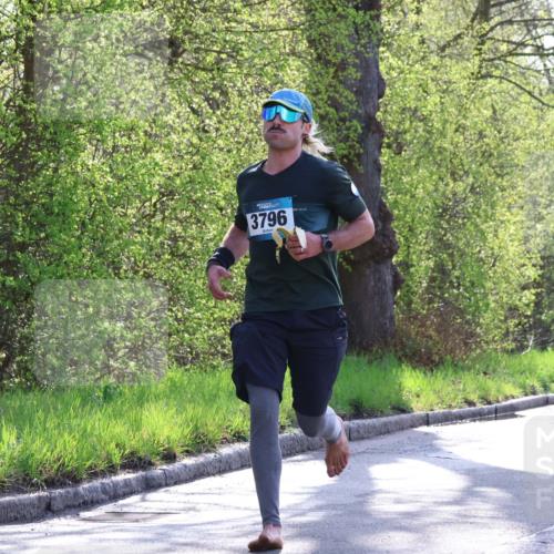 12.04.2026 - 45. Internationalen Wilhelmsburger Insellauf Yannick Fuchs http://msf.ph/oto/9484373 12.04.2026 10:26:36 Laufen 3796 meine-sportfotos.de