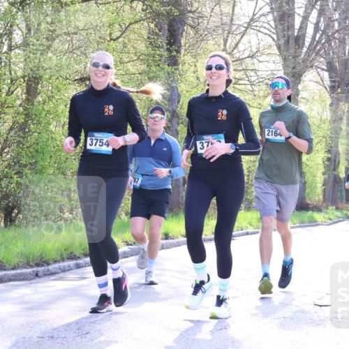 12.04.2026 - 45. Internationalen Wilhelmsburger Insellauf Yannick Fuchs http://msf.ph/oto/9484396 12.04.2026 10:45:59 Laufen 28, 3754, 47, 37, 28, 2164, 2900 meine-sportfotos.de