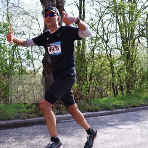 12.04.2026 - 45. Internationalen Wilhelmsburger Insellauf Yannick Fuchs http://msf.ph/oto/9484454 12.04.2026 10:26:44 Laufen 4978 meine-sportfotos.de