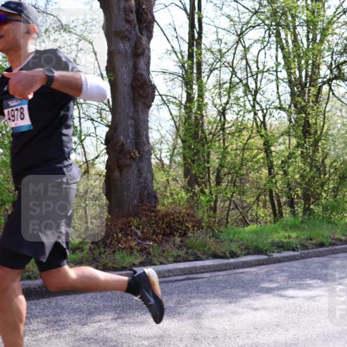 12.04.2026 - 45. Internationalen Wilhelmsburger Insellauf Yannick Fuchs http://msf.ph/oto/9484457 12.04.2026 10:26:44 Laufen 4978 meine-sportfotos.de