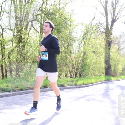 12.04.2026 - 45. Internationalen Wilhelmsburger Insellauf Yannick Fuchs http://msf.ph/oto/9484475 12.04.2026 10:26:46 Laufen 779 meine-sportfotos.de