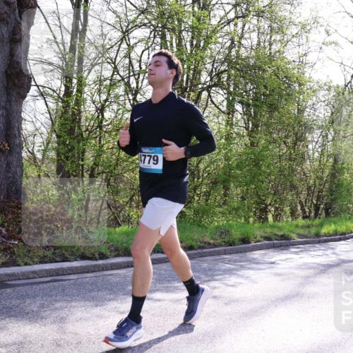 12.04.2026 - 45. Internationalen Wilhelmsburger Insellauf Yannick Fuchs http://msf.ph/oto/9484477 12.04.2026 10:26:46 Laufen 4779 meine-sportfotos.de