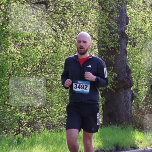 12.04.2026 - 45. Internationalen Wilhelmsburger Insellauf Yannick Fuchs http://msf.ph/oto/9484500 12.04.2026 10:26:55 Laufen 3492 meine-sportfotos.de