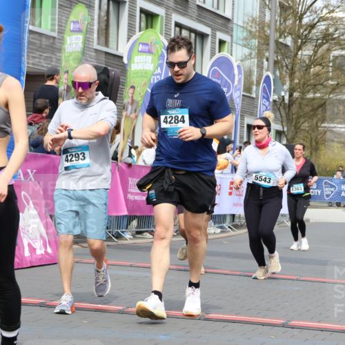 12.04.2026 - 45. Internationalen Wilhelmsburger Insellauf Strokosch-Dieckow http://msf.ph/oto/9484540 12.04.2026 13:21:28 Ziel 4341, 5633, 4284, 4293, 5543, 2363 meine-sportfotos.de