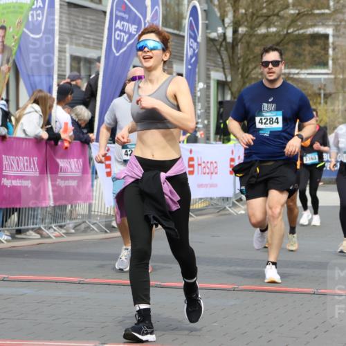 12.04.2026 - 45. Internationalen Wilhelmsburger Insellauf Strokosch-Dieckow http://msf.ph/oto/9484581 12.04.2026 13:21:26 Ziel 4341, 5633, 4284, 4293, 5543 meine-sportfotos.de