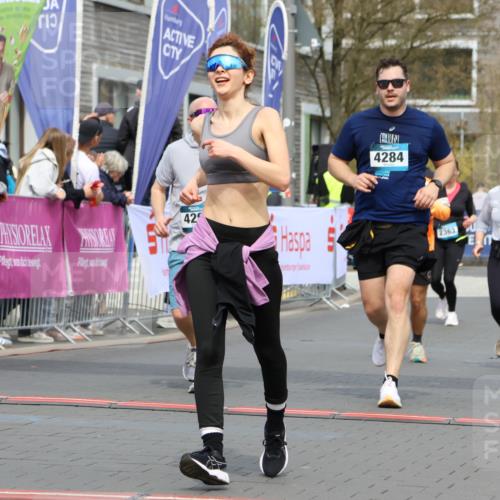 12.04.2026 - 45. Internationalen Wilhelmsburger Insellauf Strokosch-Dieckow http://msf.ph/oto/9484587 12.04.2026 13:21:26 Ziel 4341, 5633, 4284, 4293, 5543 meine-sportfotos.de