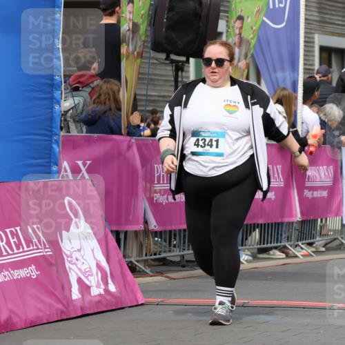 12.04.2026 - 45. Internationalen Wilhelmsburger Insellauf Strokosch-Dieckow http://msf.ph/oto/9484592 12.04.2026 13:21:24 Ziel 4341, 5633, 4284, 4293 meine-sportfotos.de