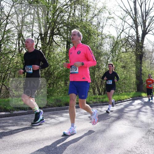 12.04.2026 - 45. Internationalen Wilhelmsburger Insellauf Yannick Fuchs http://msf.ph/oto/9484593 12.04.2026 10:33:50 Laufen 3054, 3173, 2810, 4815 meine-sportfotos.de
