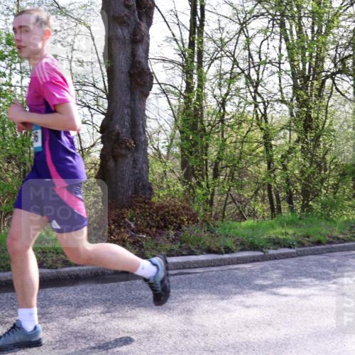12.04.2026 - 45. Internationalen Wilhelmsburger Insellauf Yannick Fuchs http://msf.ph/oto/9484614 12.04.2026 10:27:05 Laufen  meine-sportfotos.de