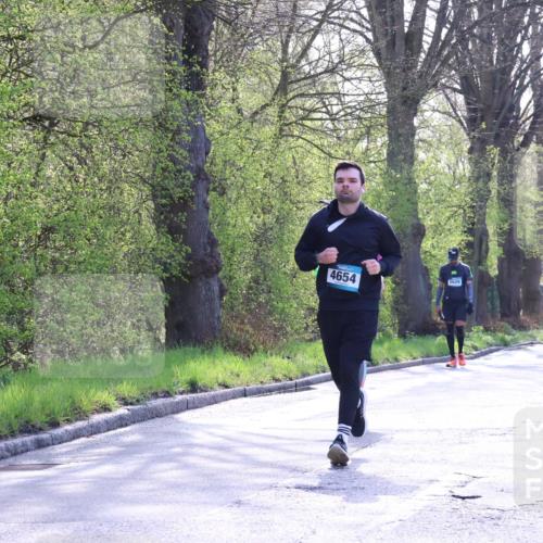 12.04.2026 - 45. Internationalen Wilhelmsburger Insellauf Yannick Fuchs http://msf.ph/oto/9484668 12.04.2026 10:46:08 Laufen 4654, 5629 meine-sportfotos.de