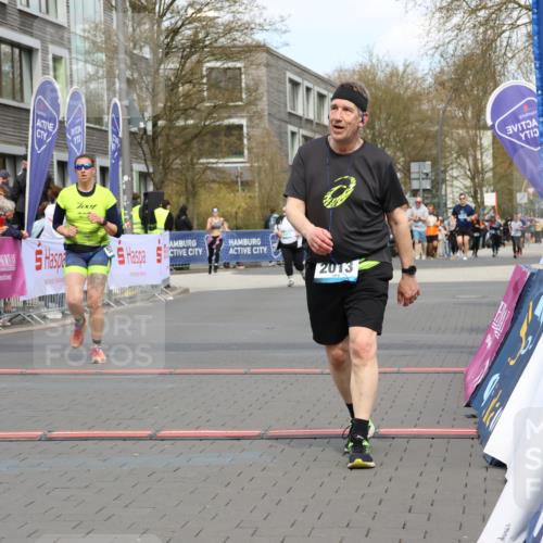 12.04.2026 - 45. Internationalen Wilhelmsburger Insellauf Strokosch-Dieckow http://msf.ph/oto/9484678 12.04.2026 13:21:13 Ziel 4305, 2013, 3233, 5230, 3766 meine-sportfotos.de