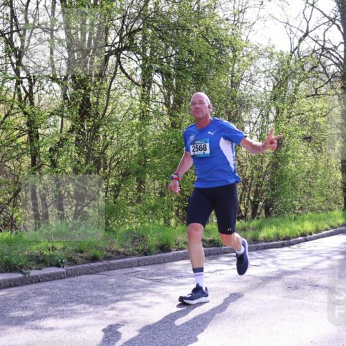 12.04.2026 - 45. Internationalen Wilhelmsburger Insellauf Yannick Fuchs http://msf.ph/oto/9484687 12.04.2026 10:27:12 Laufen 2568 meine-sportfotos.de