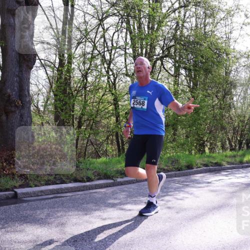 12.04.2026 - 45. Internationalen Wilhelmsburger Insellauf Yannick Fuchs http://msf.ph/oto/9484693 12.04.2026 10:27:12 Laufen 2568 meine-sportfotos.de
