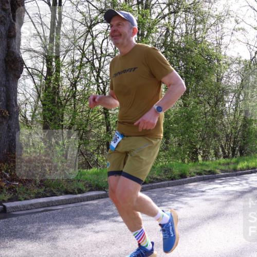12.04.2026 - 45. Internationalen Wilhelmsburger Insellauf Yannick Fuchs http://msf.ph/oto/9484718 12.04.2026 10:27:15 Laufen 06 meine-sportfotos.de