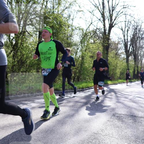 12.04.2026 - 45. Internationalen Wilhelmsburger Insellauf Yannick Fuchs http://msf.ph/oto/9484739 12.04.2026 10:33:54 Laufen 815, 4758, 3345 meine-sportfotos.de