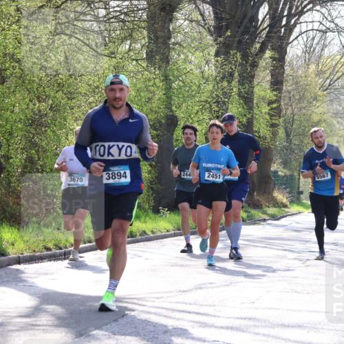 12.04.2026 - 45. Internationalen Wilhelmsburger Insellauf Yannick Fuchs http://msf.ph/oto/9484775 12.04.2026 10:27:20 Laufen 3894, 244, 2451, 3670, 5567 meine-sportfotos.de
