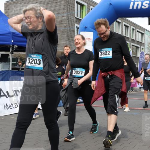 12.04.2026 - 45. Internationalen Wilhelmsburger Insellauf Strokosch-Dieckow http://msf.ph/oto/9484796 12.04.2026 13:21:00 Ziel 3822, 3821, 4999, 4803, 2224, 4223, 4224, 4954, 5258, 3284 meine-sportfotos.de