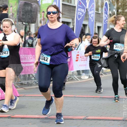 12.04.2026 - 45. Internationalen Wilhelmsburger Insellauf Strokosch-Dieckow http://msf.ph/oto/9484829 12.04.2026 13:20:56 Ziel 3236, 4718, 2247, 3203, 5342, 3822, 3821, 4999, 4803, 2224, 4223, 4224 meine-sportfotos.de