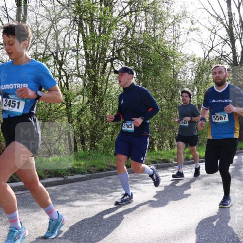 12.04.2026 - 45. Internationalen Wilhelmsburger Insellauf Yannick Fuchs http://msf.ph/oto/9484842 12.04.2026 10:27:25 Laufen 670, 2451, 2444, 2105, 5567 meine-sportfotos.de