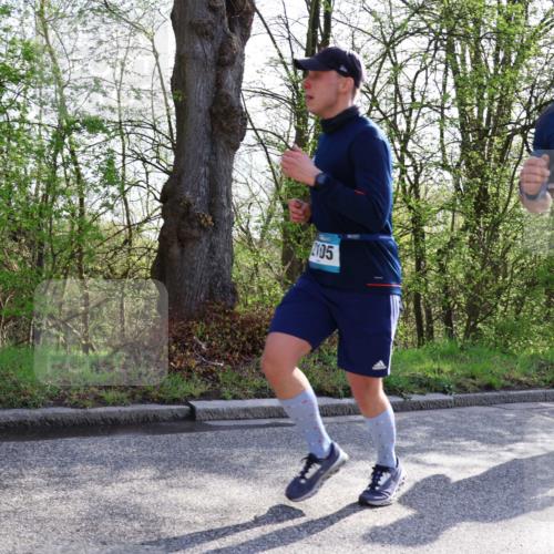12.04.2026 - 45. Internationalen Wilhelmsburger Insellauf Yannick Fuchs http://msf.ph/oto/9484849 12.04.2026 10:27:26 Laufen 105, 5567 meine-sportfotos.de