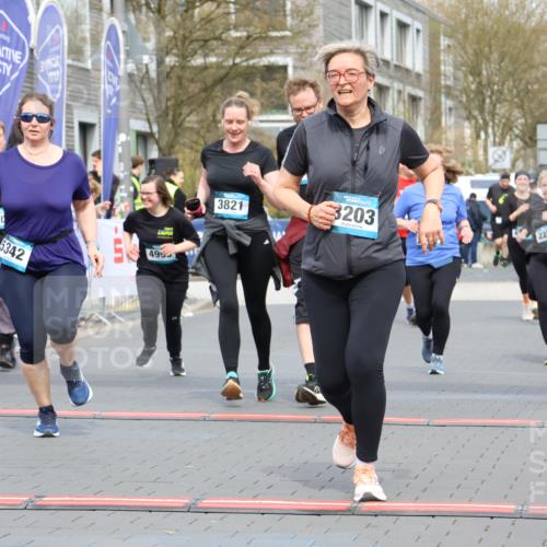 12.04.2026 - 45. Internationalen Wilhelmsburger Insellauf Strokosch-Dieckow http://msf.ph/oto/9484852 12.04.2026 13:20:55 Ziel 3236, 4718, 2247, 3203, 5342, 3822, 3821, 4999, 4803, 2224, 4223 meine-sportfotos.de