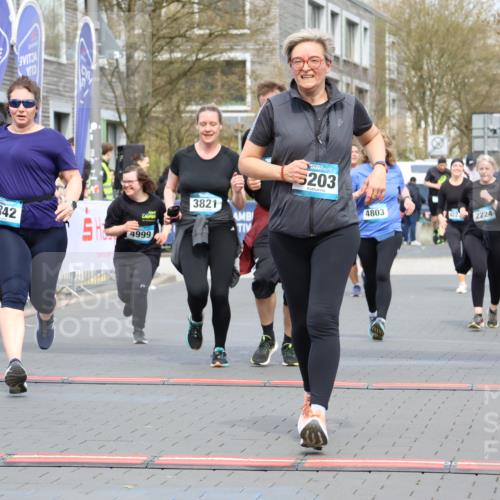 12.04.2026 - 45. Internationalen Wilhelmsburger Insellauf Strokosch-Dieckow http://msf.ph/oto/9484865 12.04.2026 13:20:55 Ziel 3236, 4718, 2247, 3203, 5342, 3822, 3821, 4999, 4803, 2224, 4223 meine-sportfotos.de