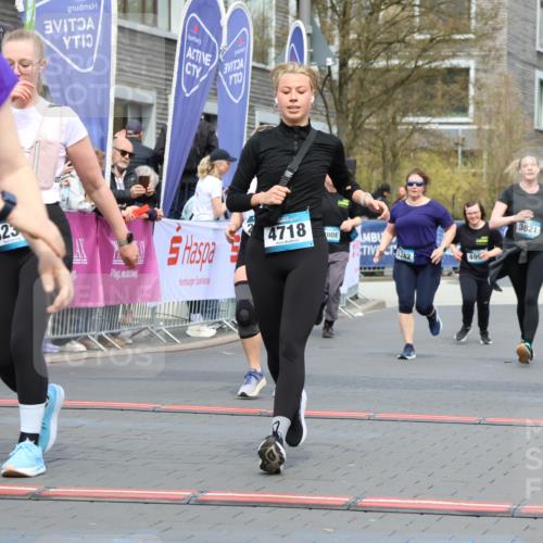 12.04.2026 - 45. Internationalen Wilhelmsburger Insellauf Strokosch-Dieckow http://msf.ph/oto/9484895 12.04.2026 13:20:53 Ziel 3236, 4718, 2247, 3203, 5342, 3822, 3821, 4999 meine-sportfotos.de