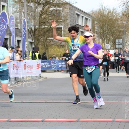 12.04.2026 - 45. Internationalen Wilhelmsburger Insellauf Strokosch-Dieckow http://msf.ph/oto/9484924 12.04.2026 13:20:47 Ziel 2431, 4121, 5308 meine-sportfotos.de