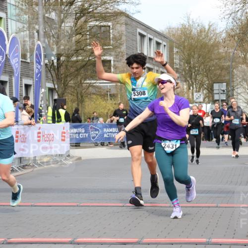 12.04.2026 - 45. Internationalen Wilhelmsburger Insellauf Strokosch-Dieckow http://msf.ph/oto/9484930 12.04.2026 13:20:47 Ziel 2431, 4121, 5308 meine-sportfotos.de