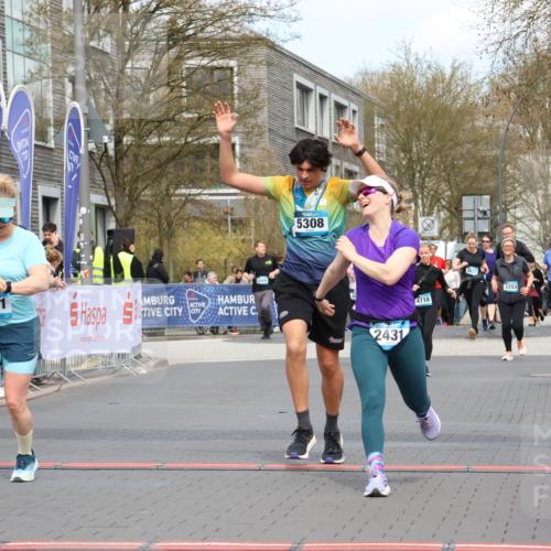 12.04.2026 - 45. Internationalen Wilhelmsburger Insellauf Strokosch-Dieckow http://msf.ph/oto/9484944 12.04.2026 13:20:46 Ziel 2431, 4121, 5308 meine-sportfotos.de