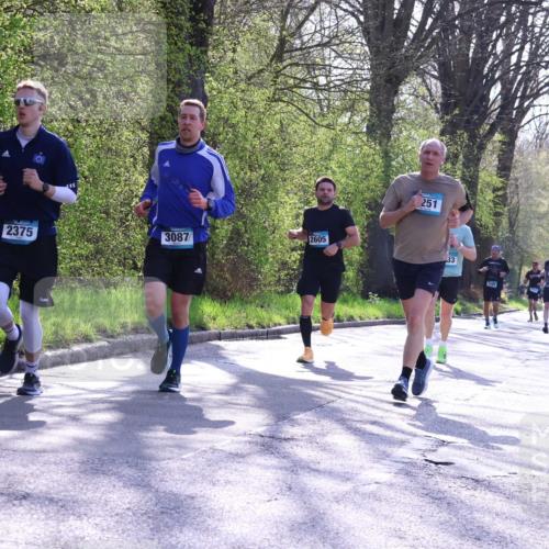 12.04.2026 - 45. Internationalen Wilhelmsburger Insellauf Yannick Fuchs http://msf.ph/oto/9484958 12.04.2026 10:27:38 Laufen 2375, 3087, 2605, 251, 33 meine-sportfotos.de