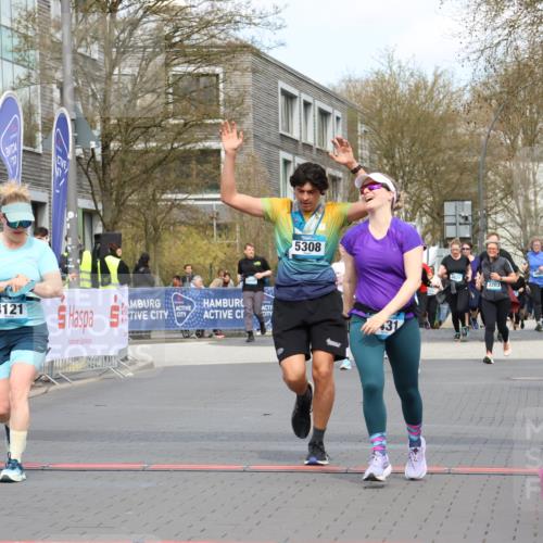 12.04.2026 - 45. Internationalen Wilhelmsburger Insellauf Strokosch-Dieckow http://msf.ph/oto/9484961 12.04.2026 13:20:46 Ziel 2431, 4121, 5308 meine-sportfotos.de