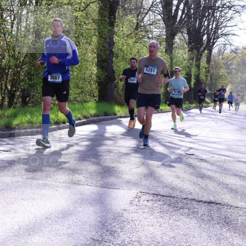 12.04.2026 - 45. Internationalen Wilhelmsburger Insellauf Yannick Fuchs http://msf.ph/oto/9484969 12.04.2026 10:27:39 Laufen 2375, 3087, 2605, 5251, 483 meine-sportfotos.de