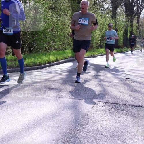 12.04.2026 - 45. Internationalen Wilhelmsburger Insellauf Yannick Fuchs http://msf.ph/oto/9484977 12.04.2026 10:27:40 Laufen 3087, 5251, 4833 meine-sportfotos.de