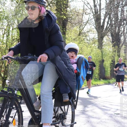 12.04.2026 - 45. Internationalen Wilhelmsburger Insellauf Yannick Fuchs http://msf.ph/oto/9485022 12.04.2026 10:27:44 Laufen 2020 meine-sportfotos.de