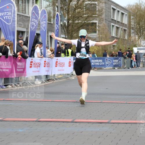 12.04.2026 - 45. Internationalen Wilhelmsburger Insellauf Strokosch-Dieckow http://msf.ph/oto/9485061 12.04.2026 13:20:40 Ziel 3898 meine-sportfotos.de