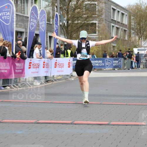 12.04.2026 - 45. Internationalen Wilhelmsburger Insellauf Strokosch-Dieckow http://msf.ph/oto/9485068 12.04.2026 13:20:40 Ziel 3898 meine-sportfotos.de